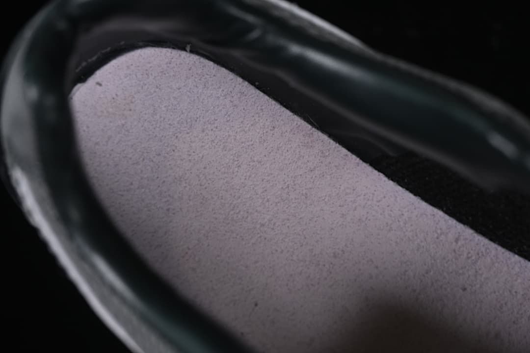 Close-up of the inside footbed and shoe collar