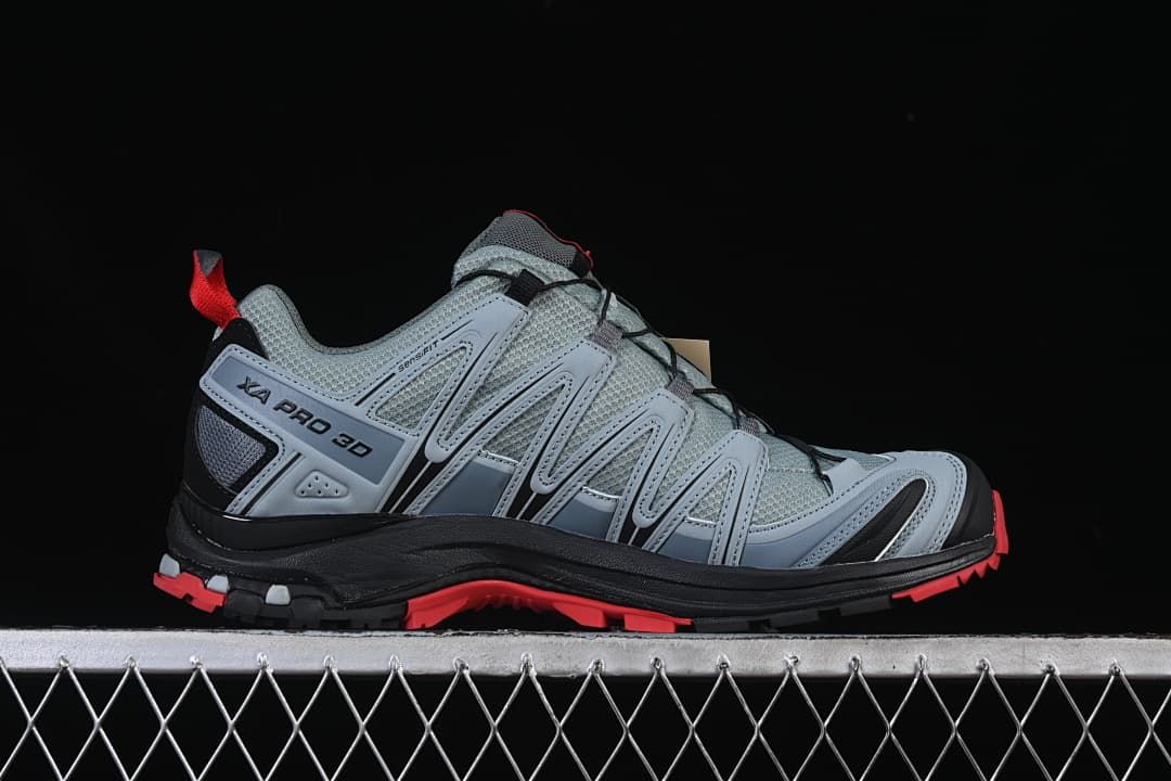Side profile showing XA PRO 3D branding and red outsole accents