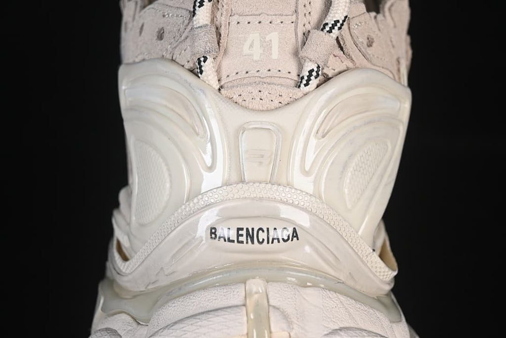 Rear heel detail with size 41 and Balenciaga branding