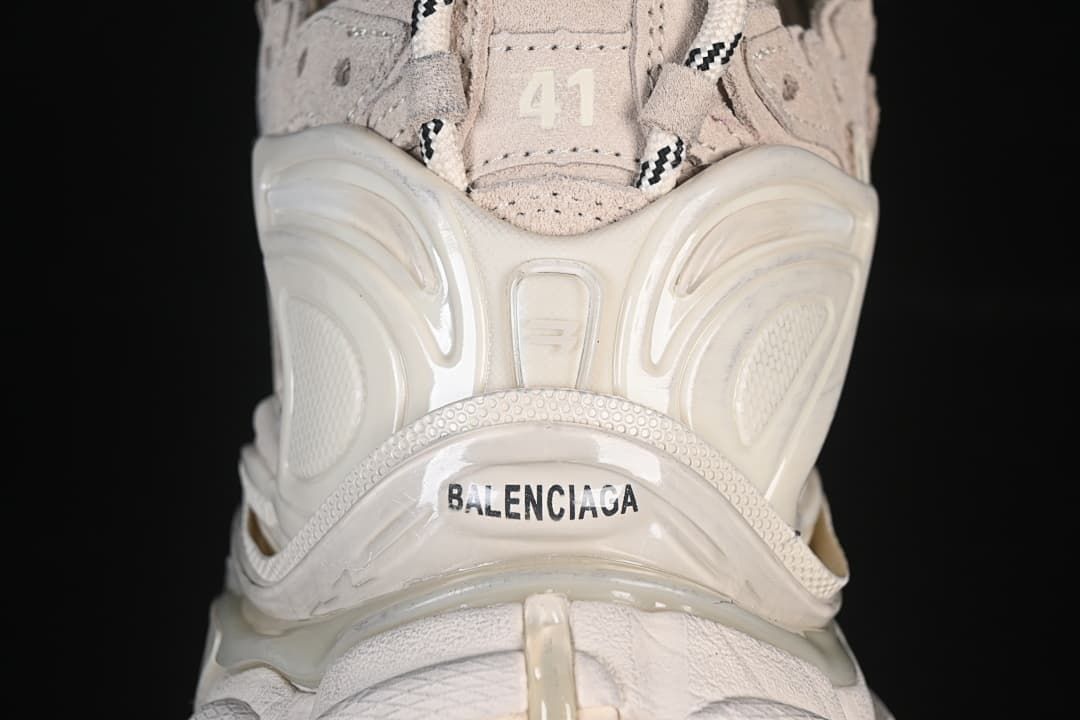 Rear heel detail with size 41 and Balenciaga branding