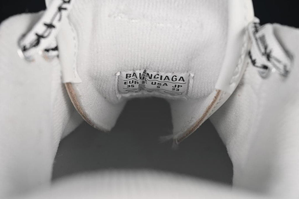 Tongue size label showing EU 35, US 5 and JP 23