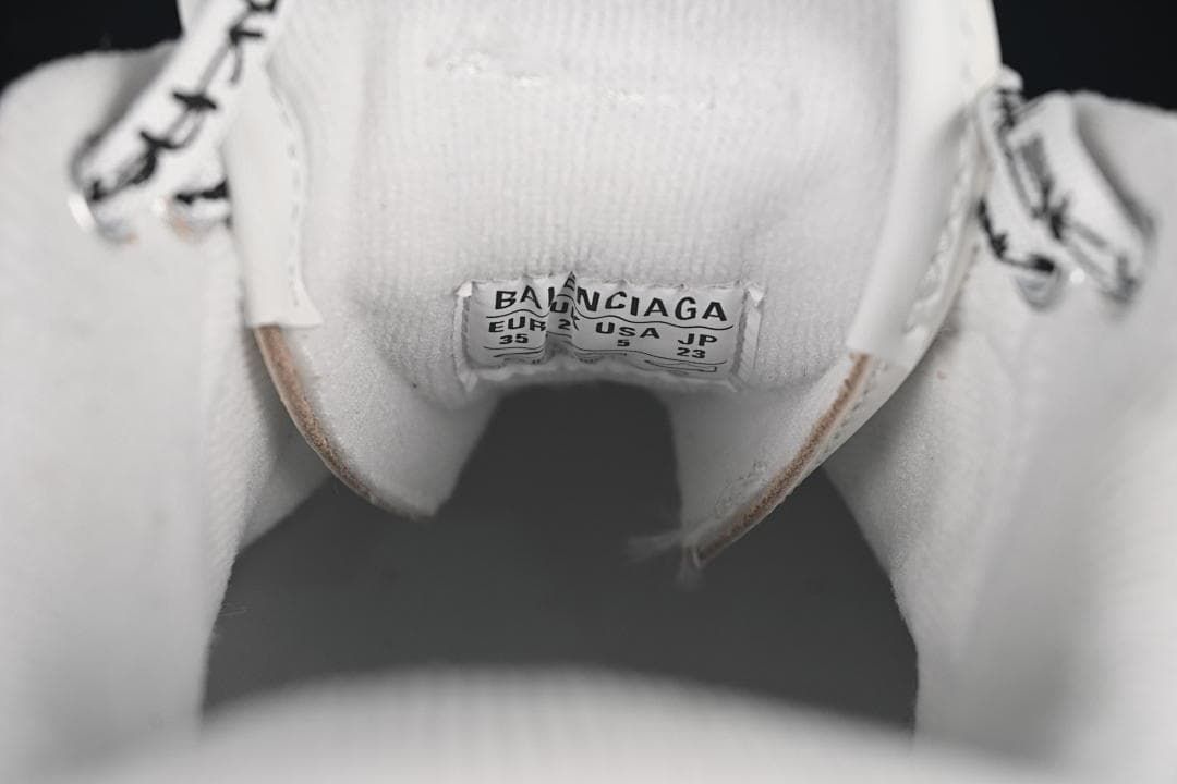 Tongue size label showing EU 35, US 5 and JP 23