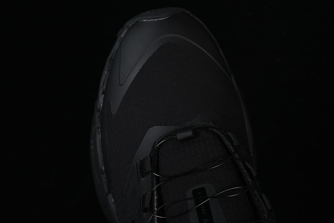 Top view of the black toe and lace area.