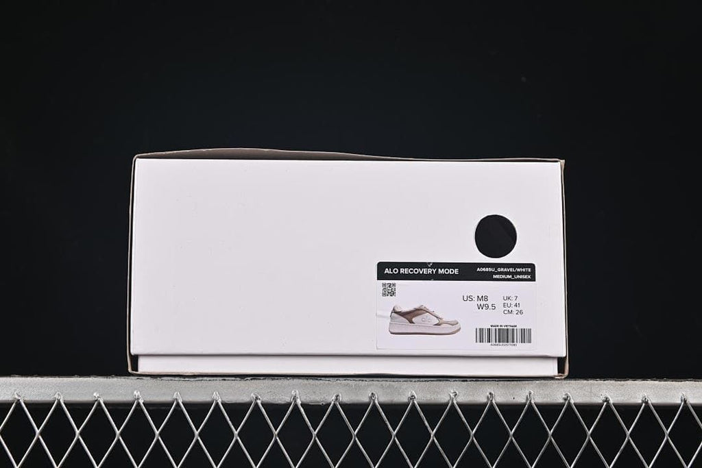 Shoebox label identifying Alo Recovery Mode and showing EU 41