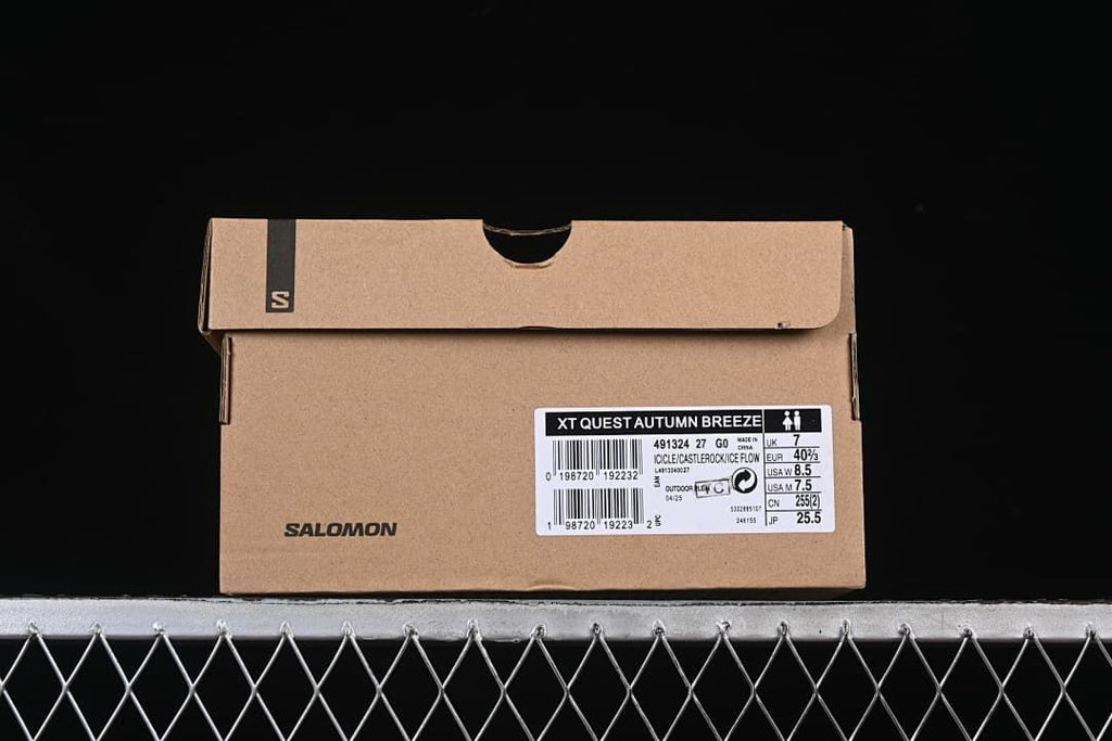 Shoebox label identifying XT Quest Autumn Breeze, style code 491324 and sample size EU 40 2/3