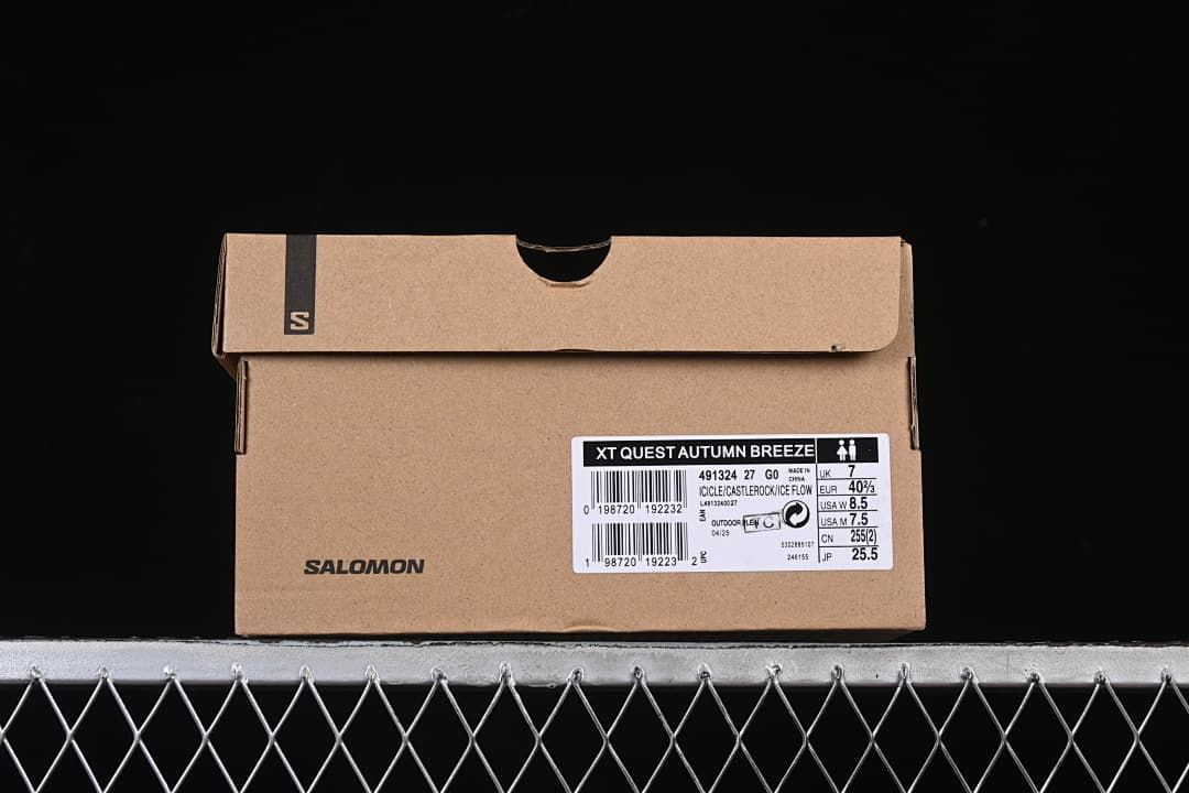 Shoebox label identifying XT Quest Autumn Breeze, style code 491324 and sample size EU 40 2/3