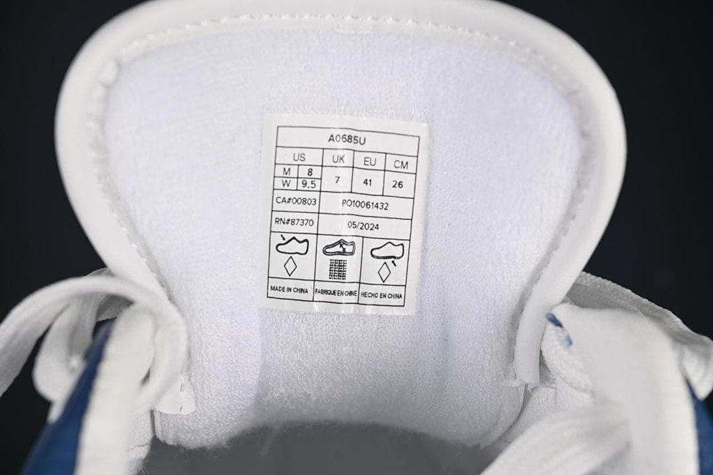 Tongue size label showing EU 41, US men's 8, US women's 9.5, UK 7, and CM 26