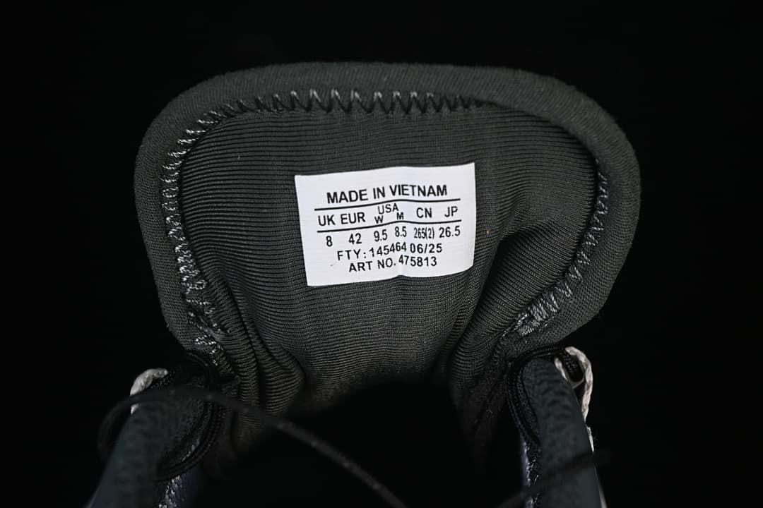 Tongue size label showing a photographed sample in EU 42 and other size conversions.