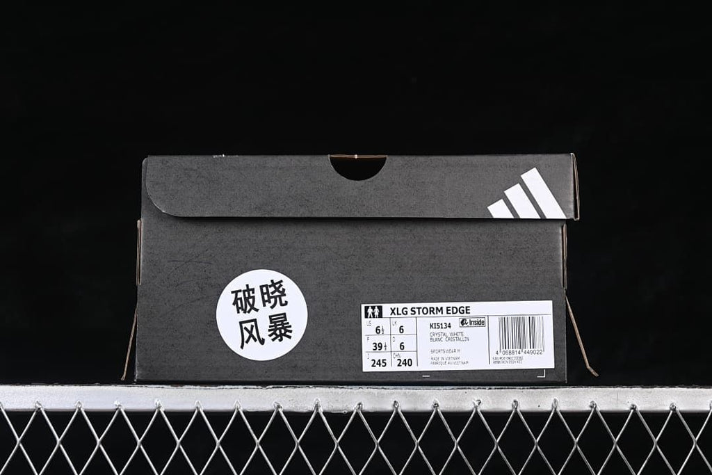 Shoebox label identifying the XLG Storm Edge KI5134 in Crystal White