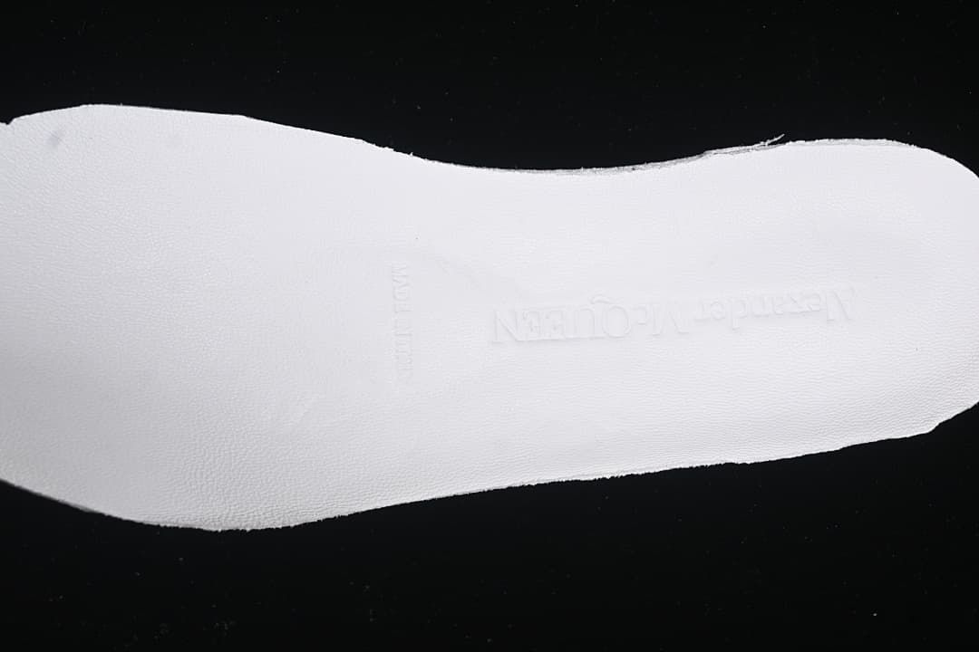 Close-up of the removable insole