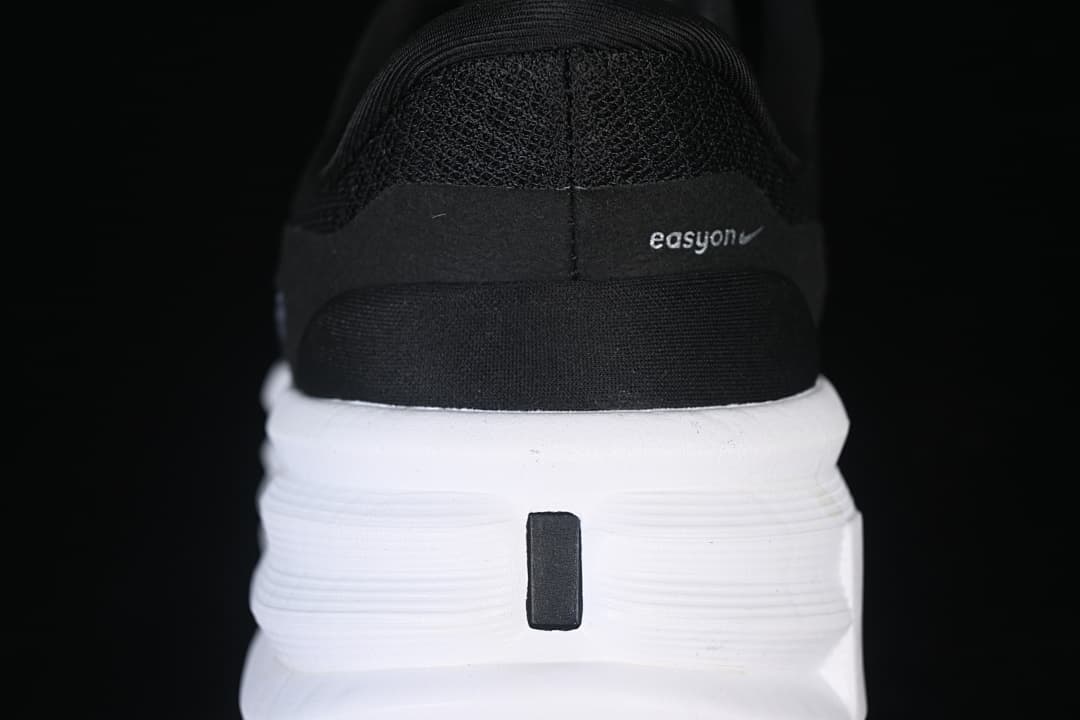 Rear view showing the Easyon branding and thick white heel midsole.