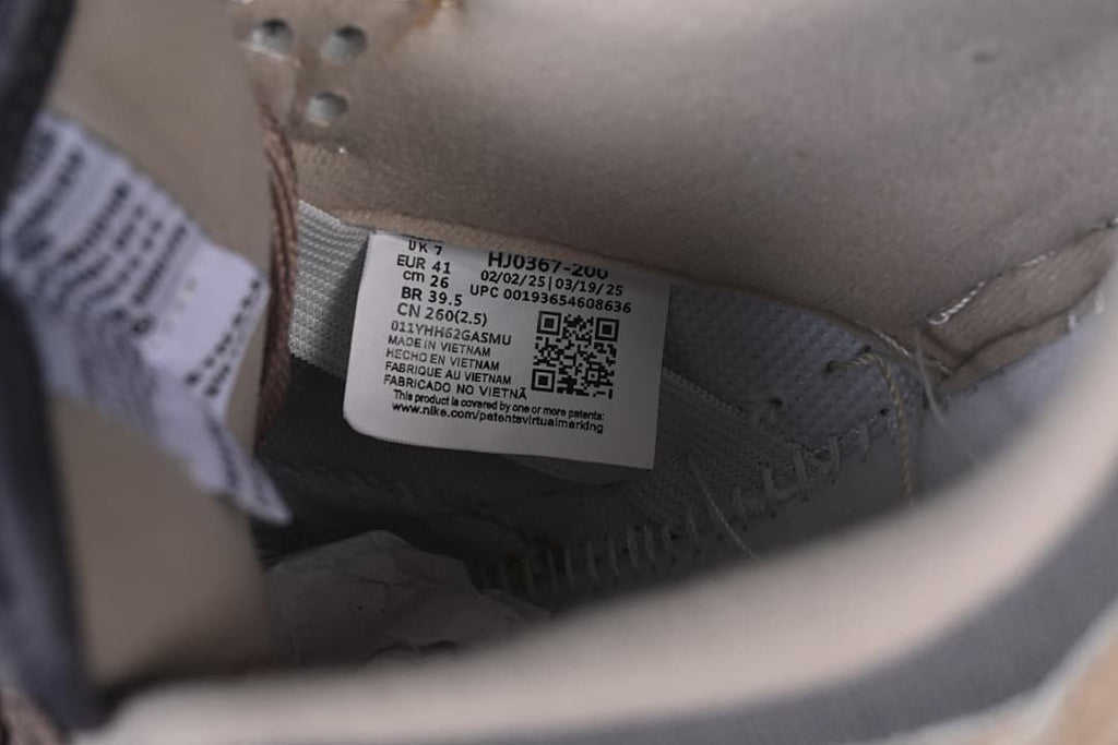 Interior size label showing UK 7 and EU 41