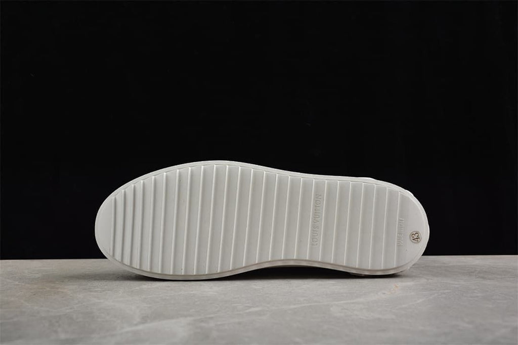 Underside view showing the ridged outsole and size marking 43