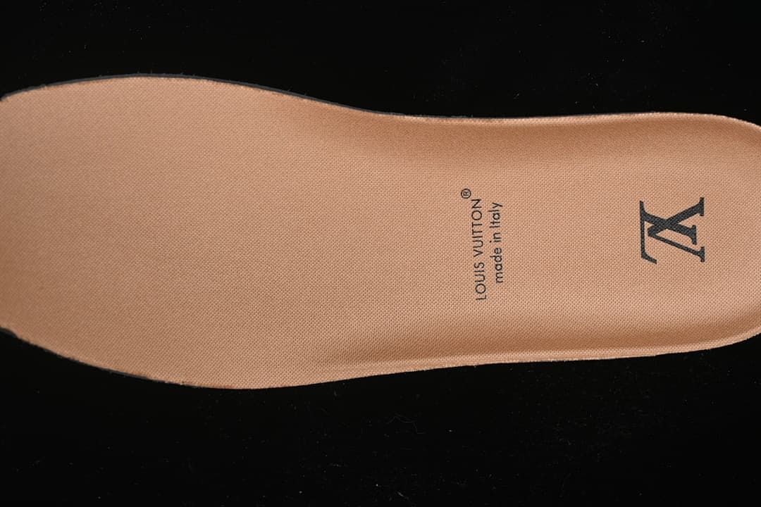Insole with visible Louis Vuitton branding