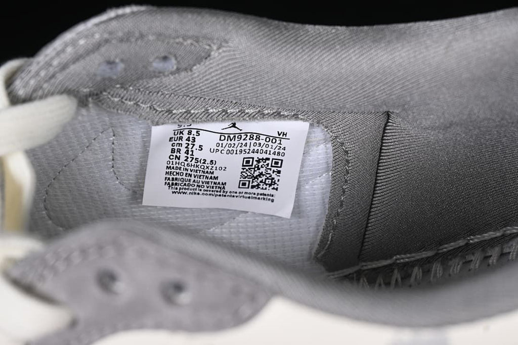 Sneaker size label showing EU 43 and other sample sizing information