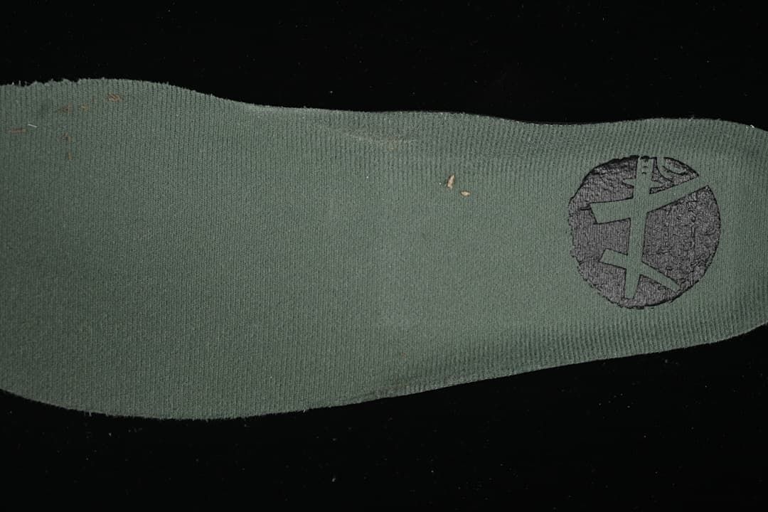 Close-up of the insole with a circular graphic