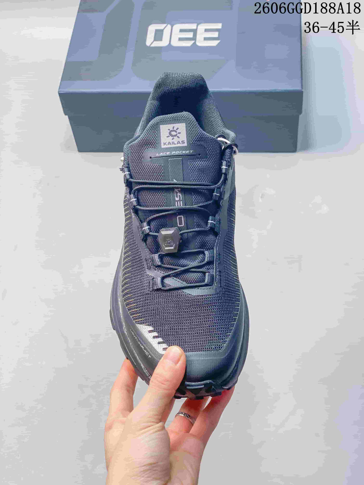 Top view showing the shoe tongue, lace pocket and quick-lacing system