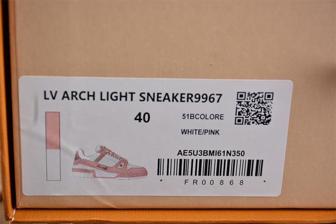Shoe box label showing LV Arch Light Sneaker, size 40, and White/Pink color