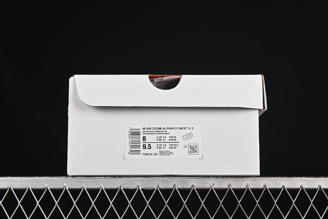 Shoe box label identifying the Air Zoom Alphafly Next% 3 and showing a sample size