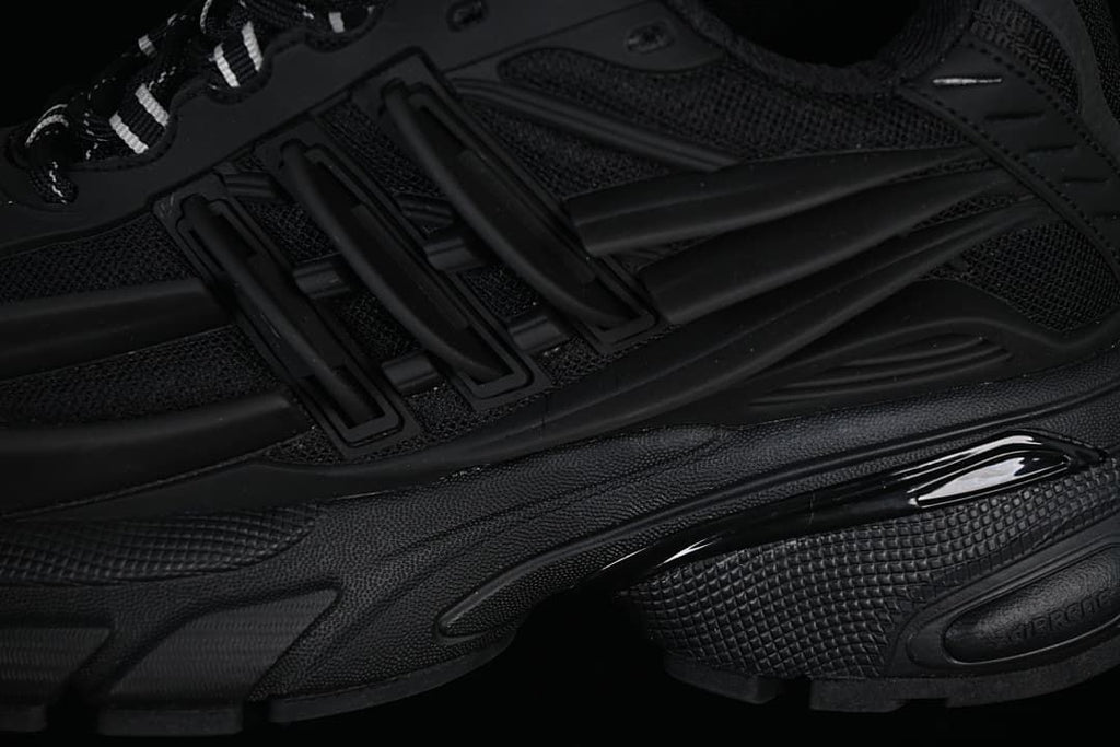 Close-up of the layered side overlays and chunky sole.