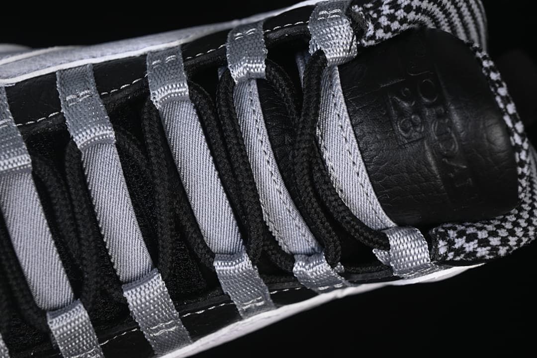 Close-up of the black laces and grey lace loops