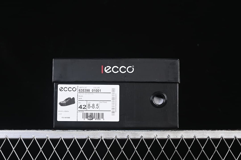 Shoe box label showing article 635398, color 01001, and EU 42