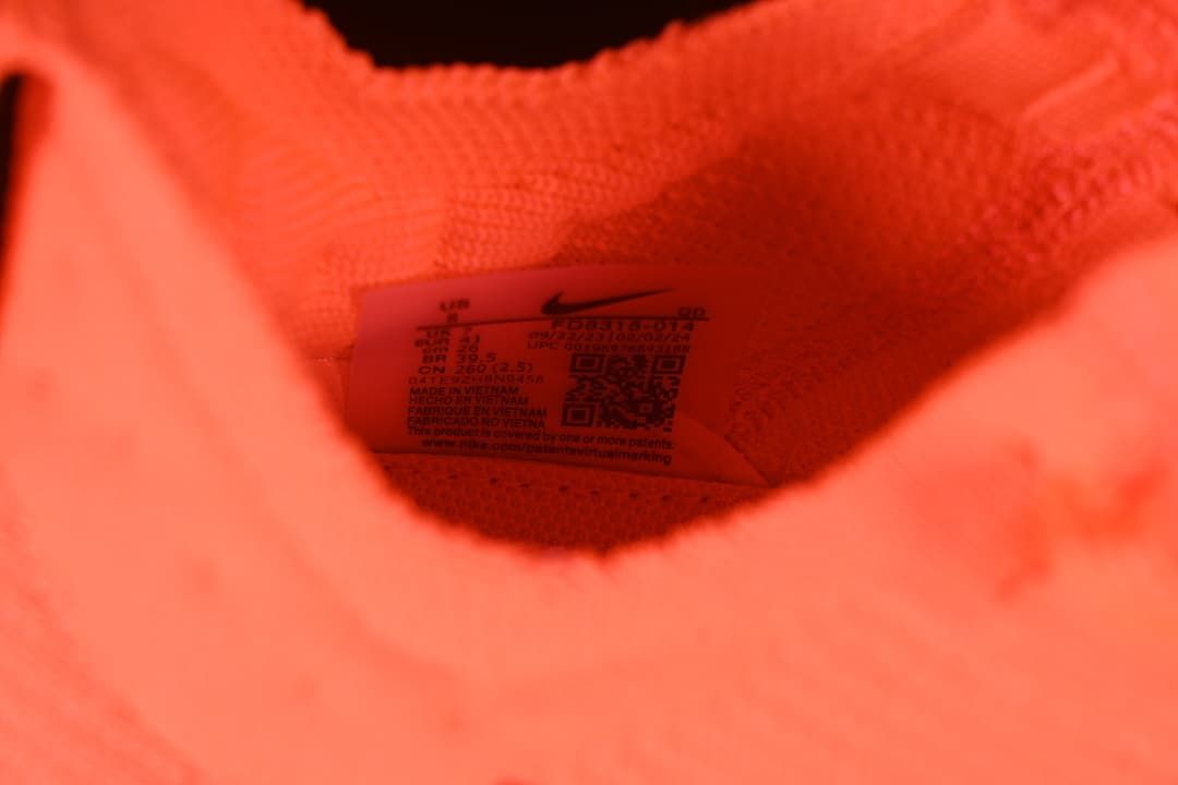 Close-up of the shoe's interior size label