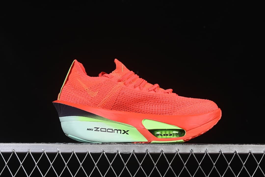 Side view of the shoe with ZoomX branding on the midsole