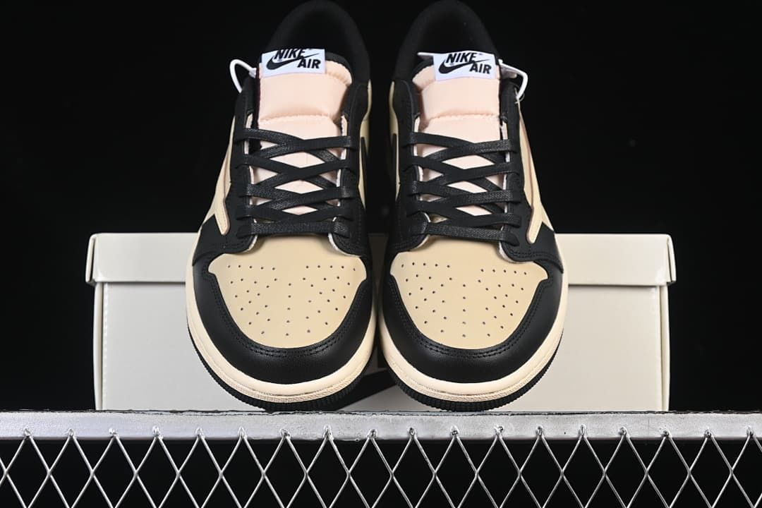 Front view of the pair showing the perforated toes and contrast black overlays
