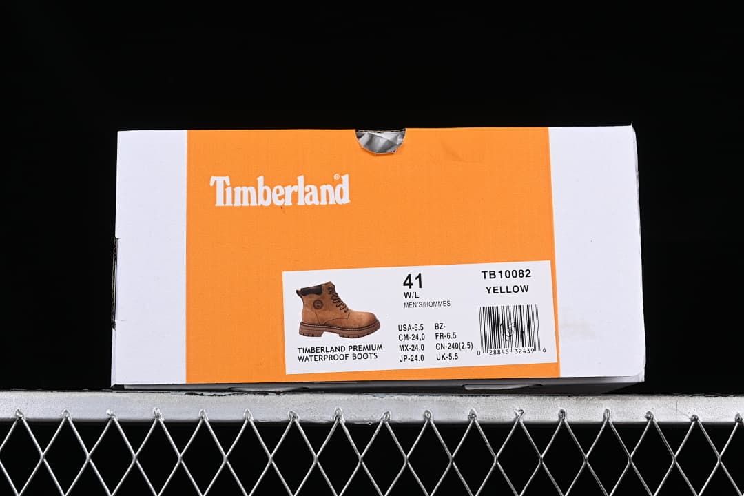 Boot box label showing TB10082 Yellow and a sample size of EU 41