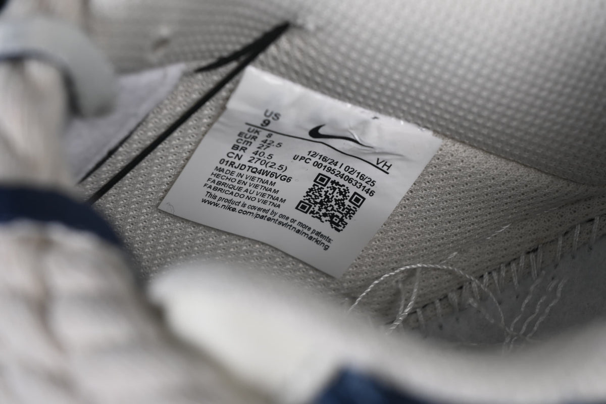 Interior shoe label showing a photographed sample marked EU 42.5