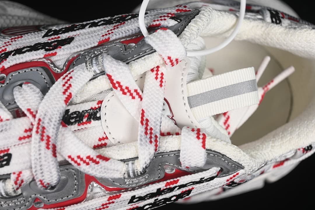 Close-up of the laces and upper from above