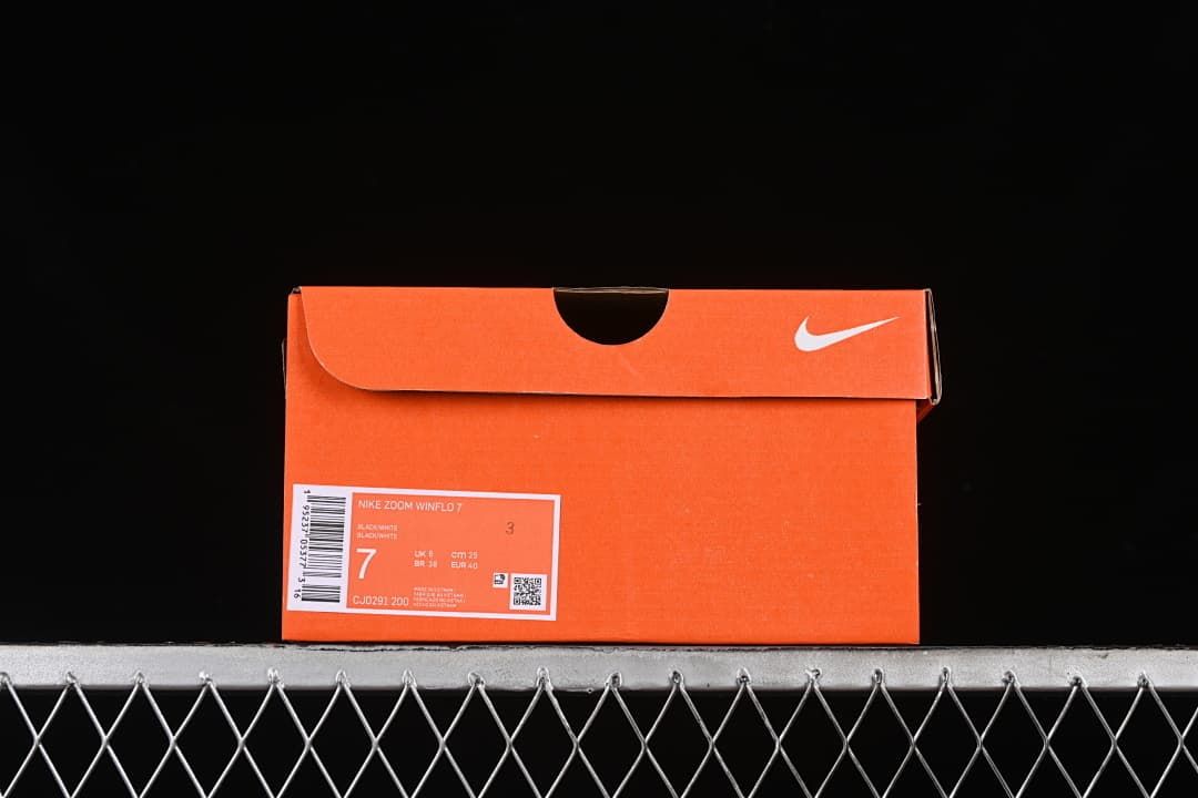 Orange shoe box with a label identifying Nike Zoom Winflo 7 and style CJ0291-200