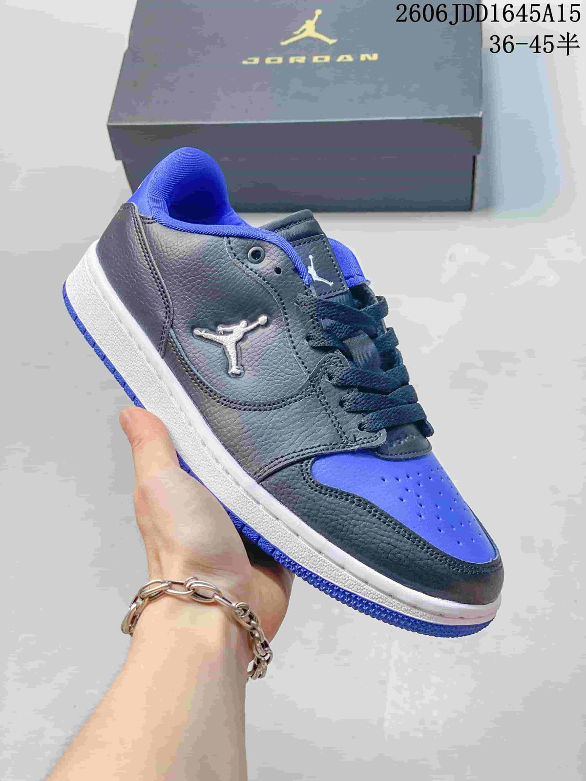 Side view of the Jordan Court Connect sneaker with blue accents