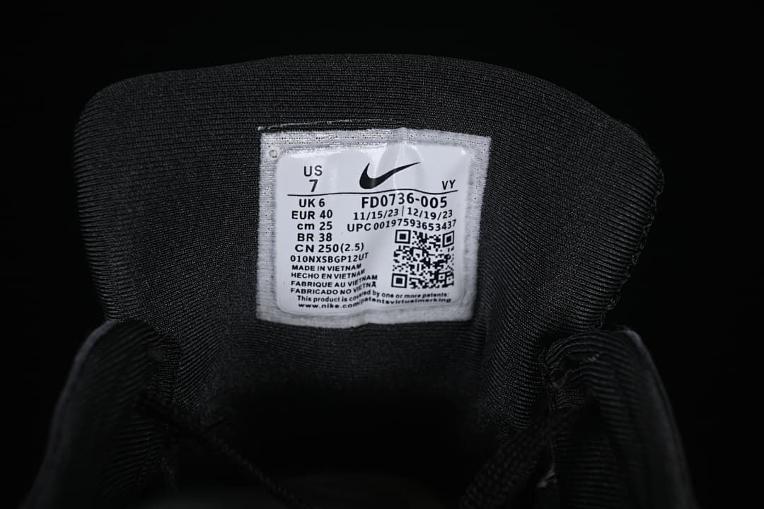 Shoe tongue size label showing US 7, UK 6, EU 40, and style code FD0736-005