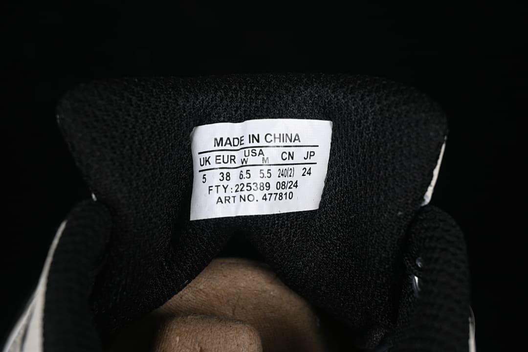 Tongue size label showing EU 38 and model reference 477810.