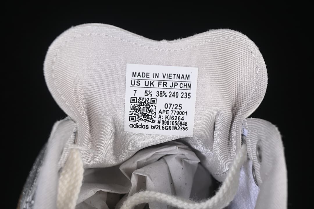Tongue label showing a photographed sample size and product code KI6264.