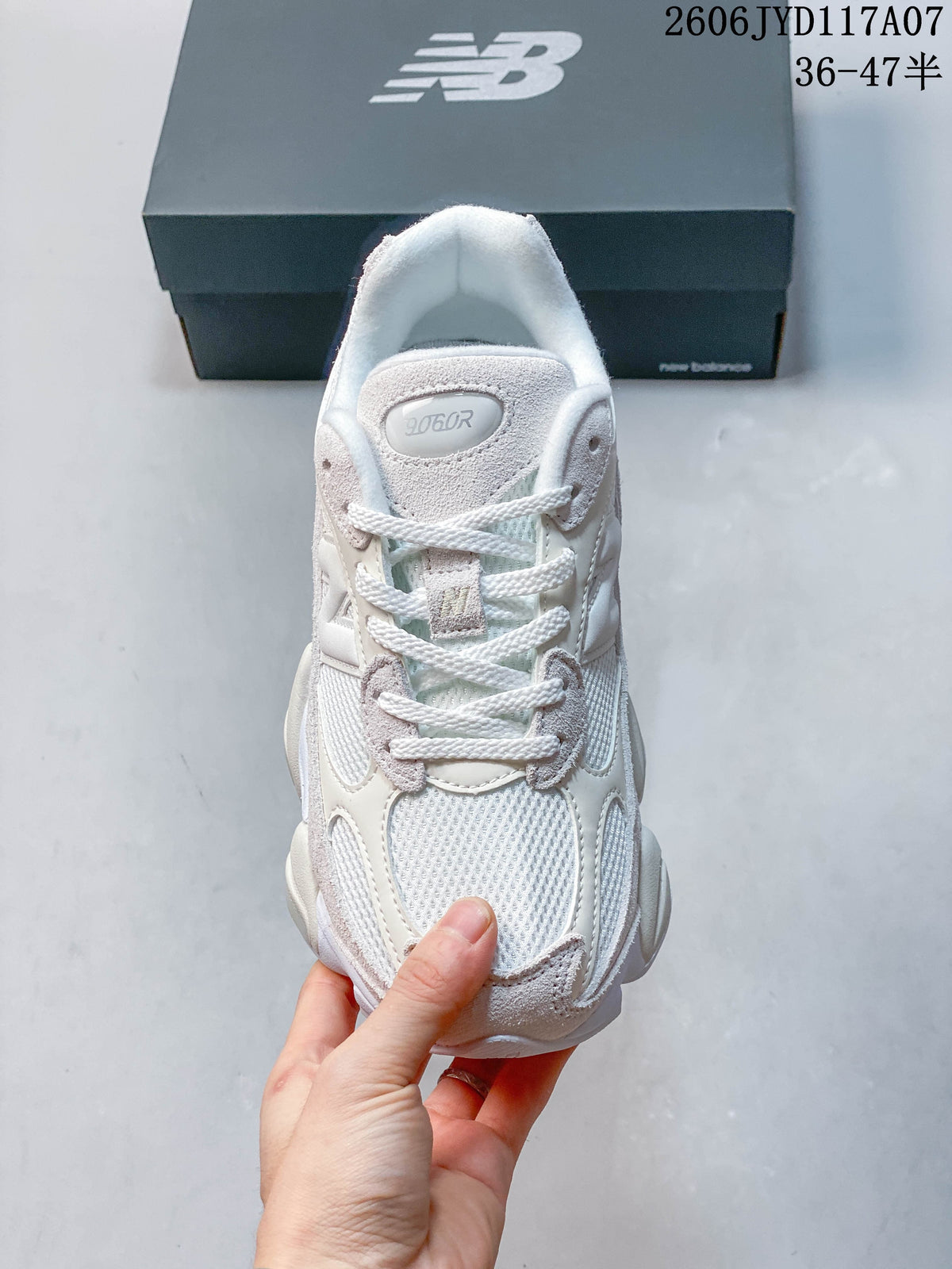Top view of the mesh-look forefoot and 9060R tongue label