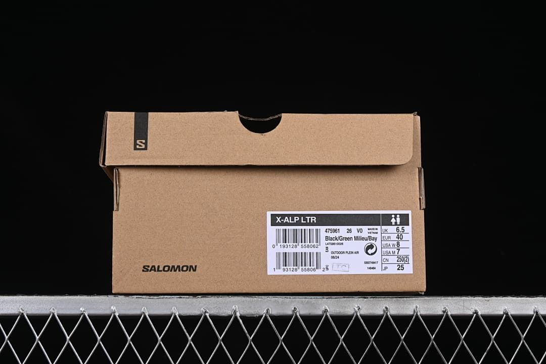 Salomon shoe box with X-ALP LTR label and size details.