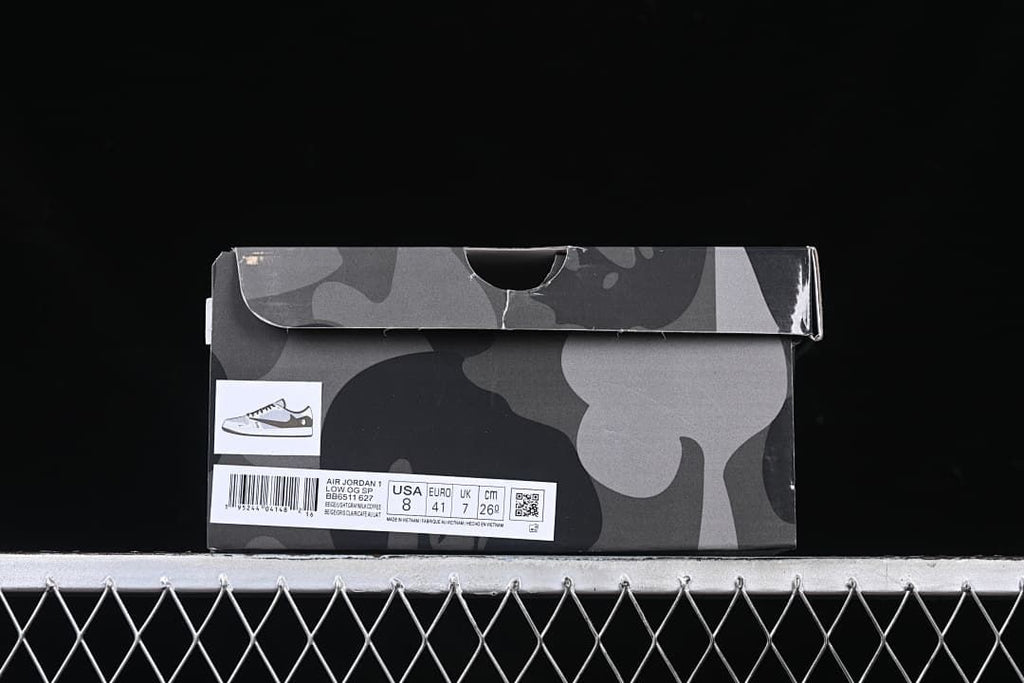 Shoebox label identifying Air Jordan 1 Low OG SP and showing a sample size of US 8, EU 41, UK 7, and 26 cm.