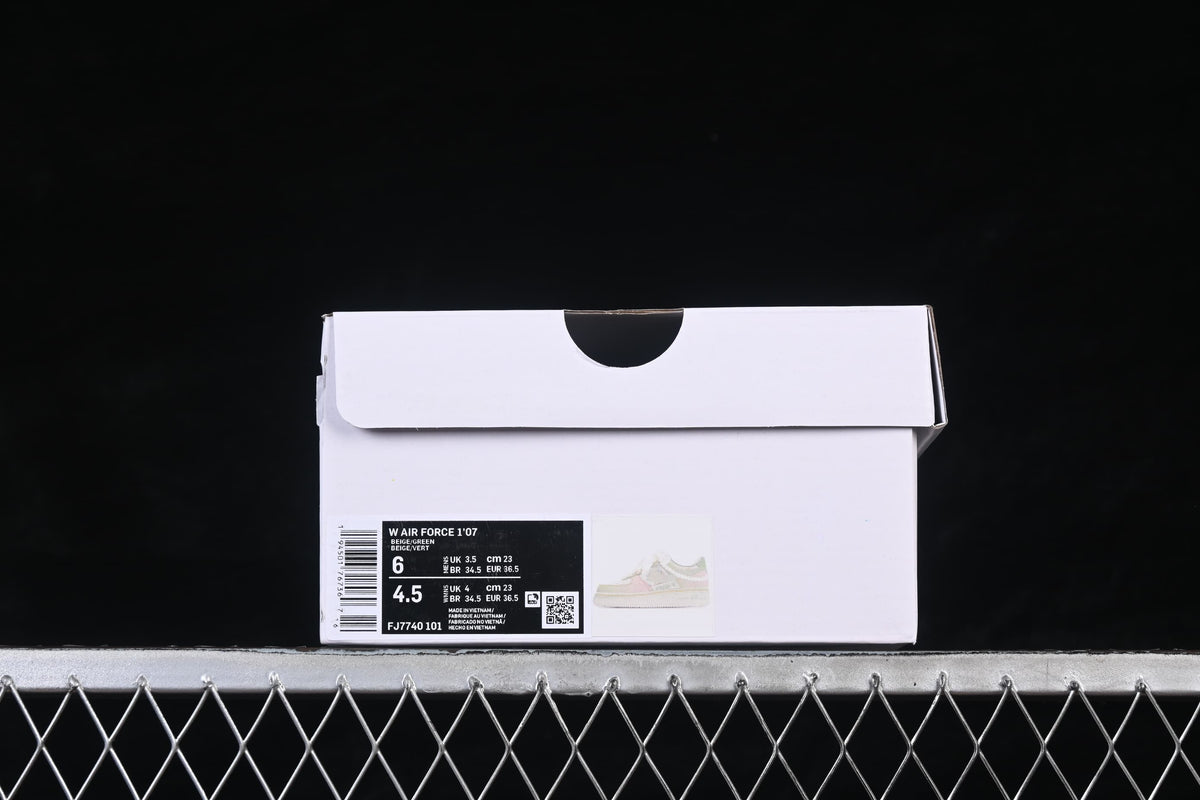 Shoebox label for Nike Air Force 1 '07 with style code FJ7740-101 and EU 36.5 sample size