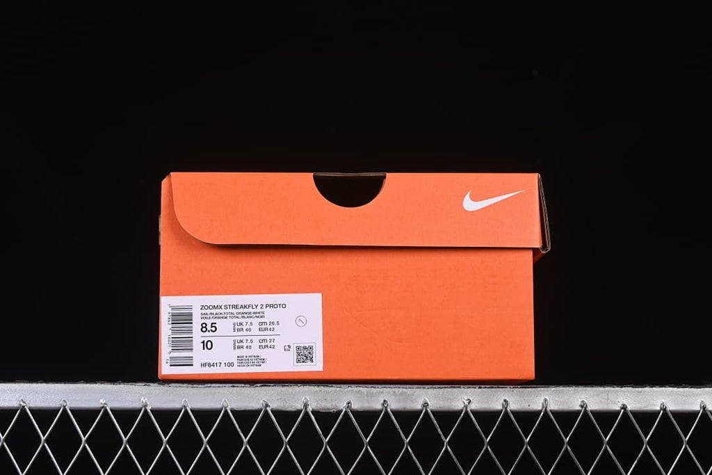 Orange shoe box label identifying the ZoomX Streakfly 2 Pro and code HF6417-100.