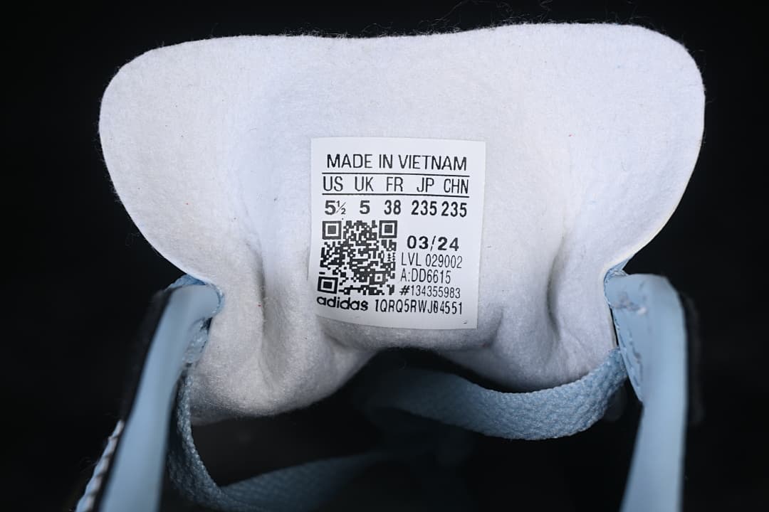 Tongue size label showing EU 38 and model code DD6615