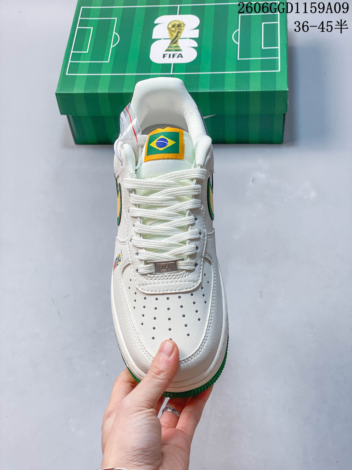 Front view showing perforated toe, white laces, and Brazil flag tongue detail; image overlay reads 36–45.5.