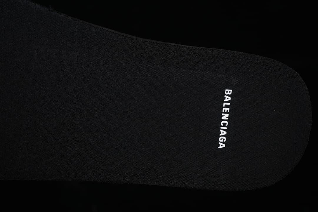 Black insole with Balenciaga lettering.