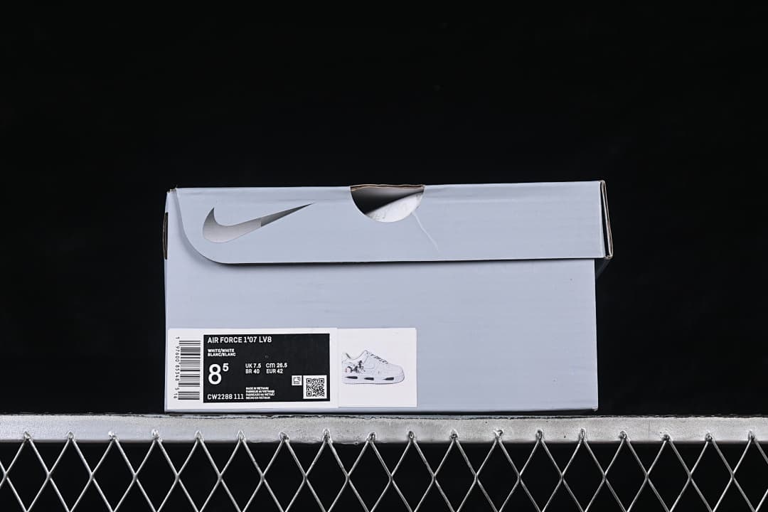 Shoebox label showing Air Force 1 ’07 LV8, style code CW2288-111 and sample size information