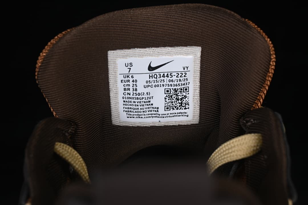 Shoe tongue label showing model HQ3445-222 and EU size 40