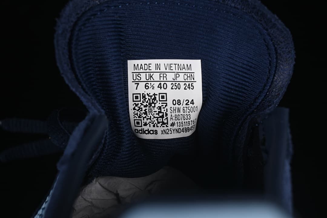 Tongue size label showing US 7, UK 6½, FR 40, JP 250, and CHN 245