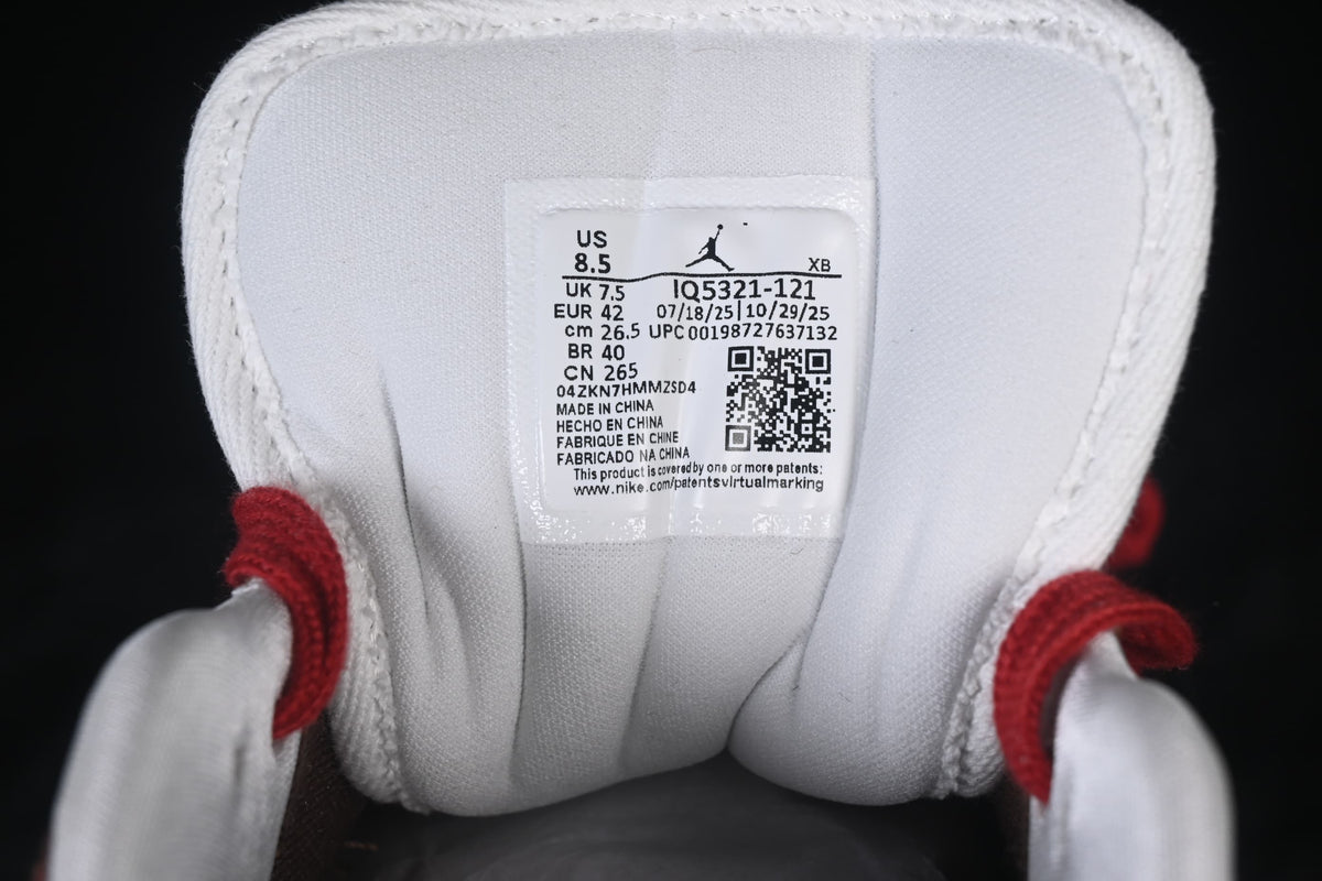 Shoe size label showing US 8.5, UK 7.5, EUR 42, and CM 26.5 for the photographed sample.