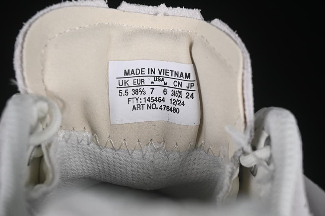 Tongue label showing sample shoe size and article number 478480